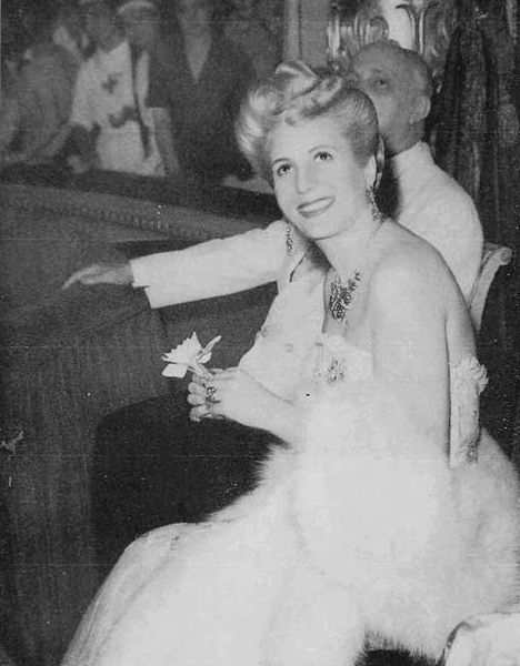 INSTANTANEAS DE EVITA